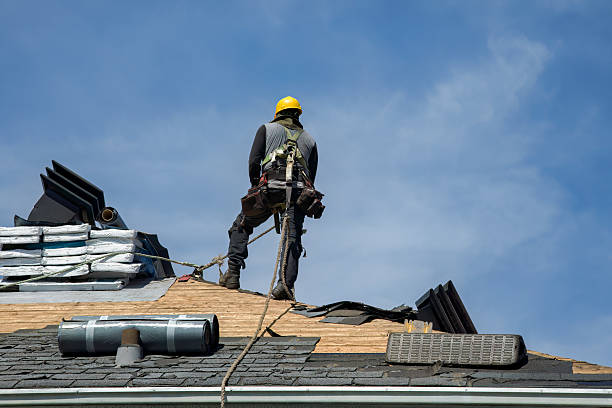 Professional Roofing technician working in Keezletown, VA